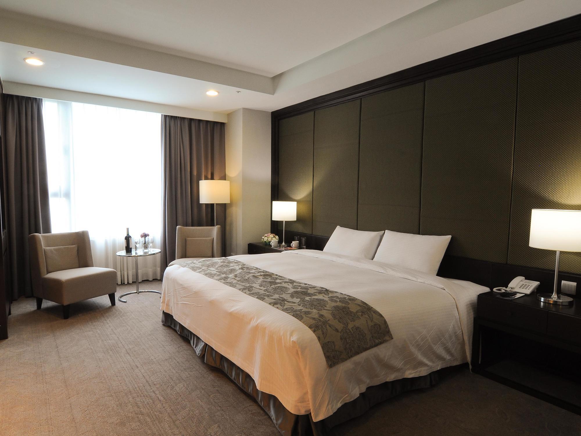 Hiyeshotel勤天商旅-花蓮館 Хуалиен Сити Екстериор снимка